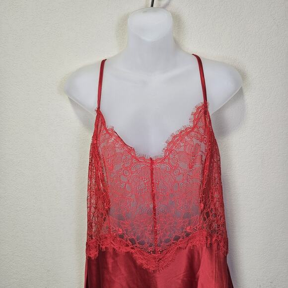 NEW Victorias Secret Set Chemise Nightie XL V-String Panties L Red Lace Satin - Picture 4 of 14